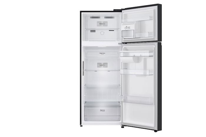 มุมมองด้านหน้าพร้อมประตูเปิด 