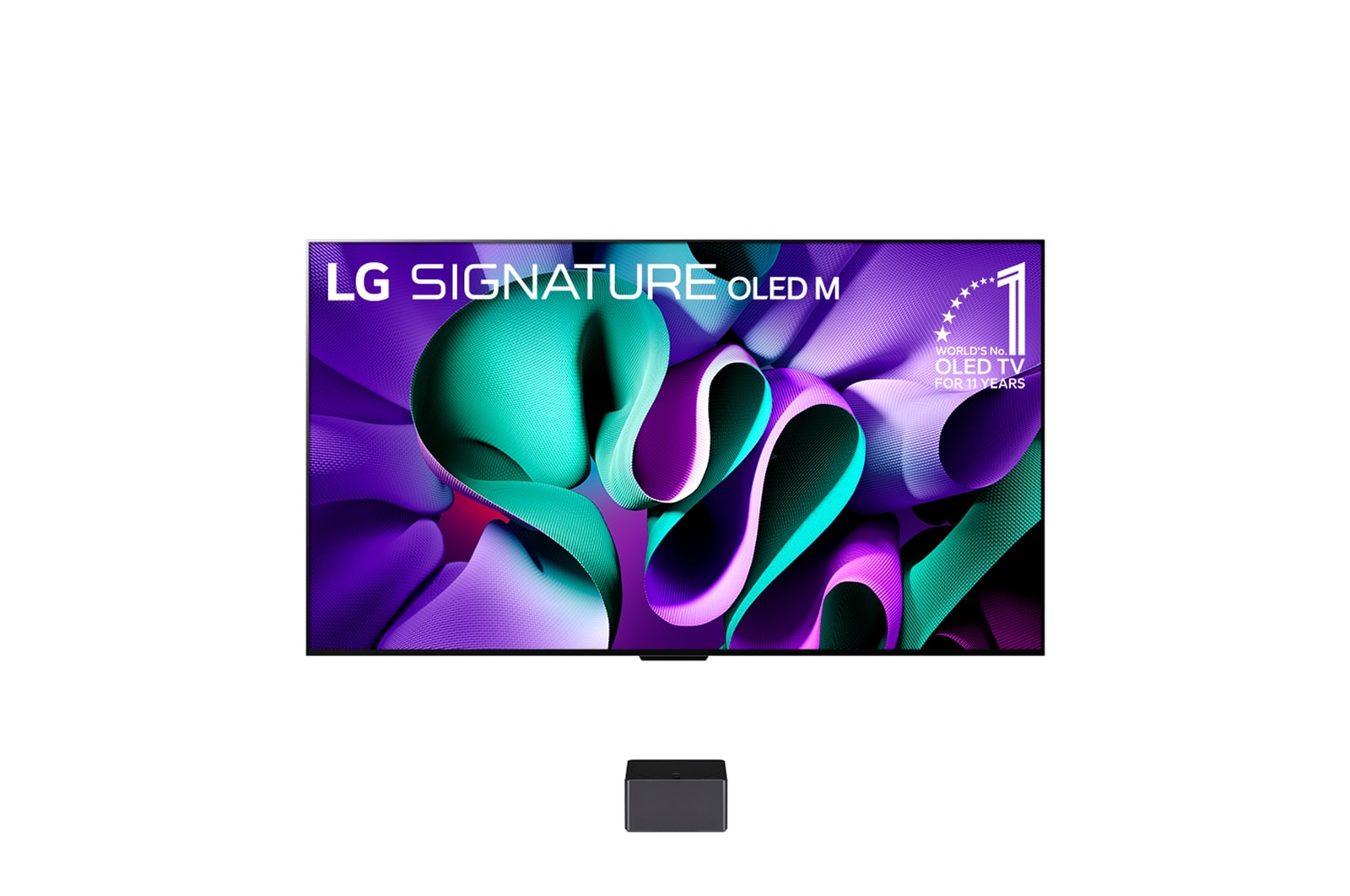 มุมมองด้านหน้าของ LG OLED TV, OLED M4 SIGNATURE, สัญลักษณ์ 11 ปีแห่งการเป็น OLED อันดับ 1 ของโลก, โลโก้โปรแกรม webOS Re:New และกล่อง Zero Connect พร้อมการถ่ายโอนวิดีโอและเสียงไร้สาย 4K ที่เชื่อมต่อกับทีวี และสัญญาณ Wi-Fi ออกมาจากกล่อง