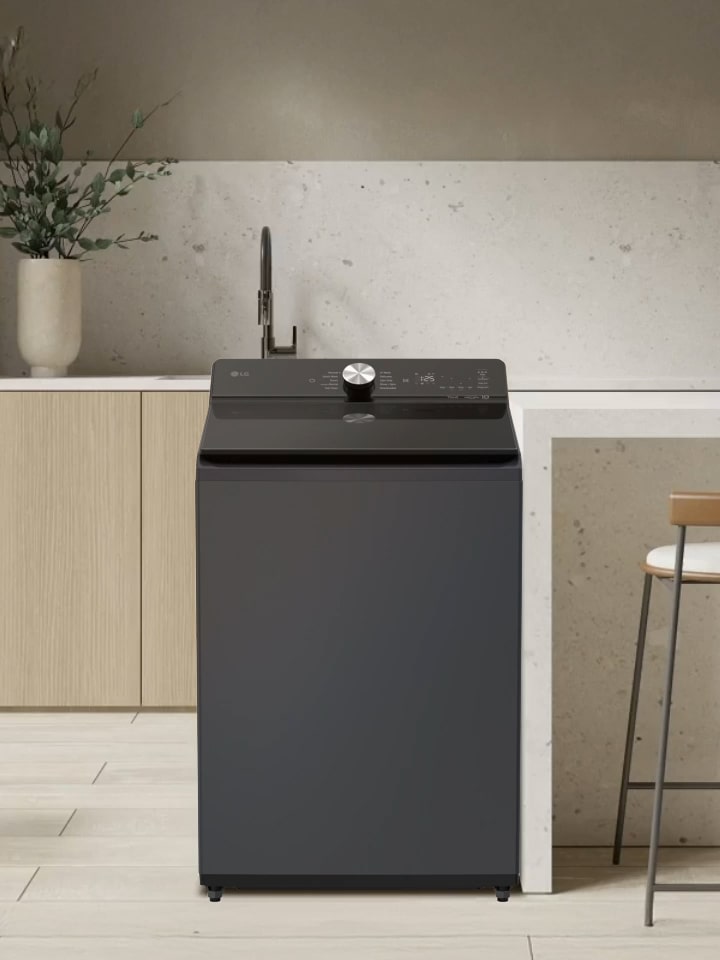 Washing machine panel zooms in as AI Wash cycle is selected, followed by fabric detection animation