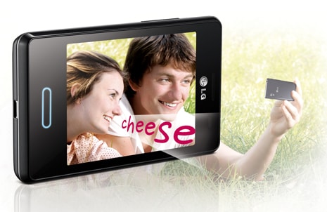 กลอง 3.2MP พรอมฟงกชั่น Cheese Shutter