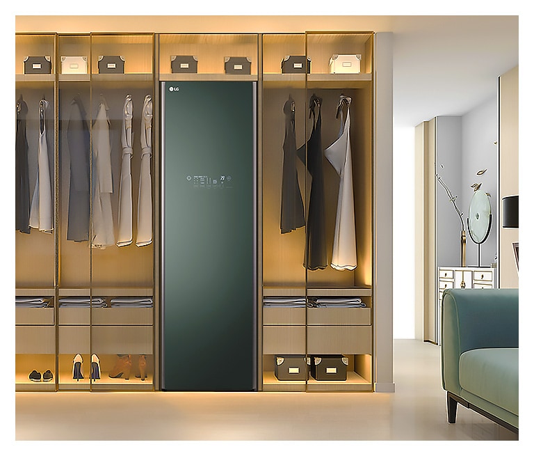 แสดงให้เห็น LG Styler Objet Collection ที่มาพร้อมตู้ตกแต่งเพิ่มเติมในห้องแต่งตัว