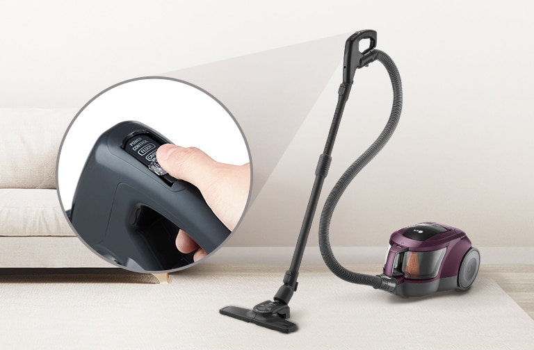 ภาพนี้แสดงถึงความสะดวกในการเปิด ปิด และปรับระดับพลังงานที่ด้ามจับท่อของเครื่องดูดฝุ่น