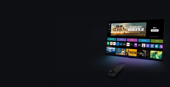 webOS ana ekranını gösteren LG TV’nin siyah fon üzerinde açılı görünümü. Ana ekranda göz atma kategorileri ve TV programlarına ait sabit görüntüler yer alıyor. LG Magic Remote, TV’yi işaret ediyor.