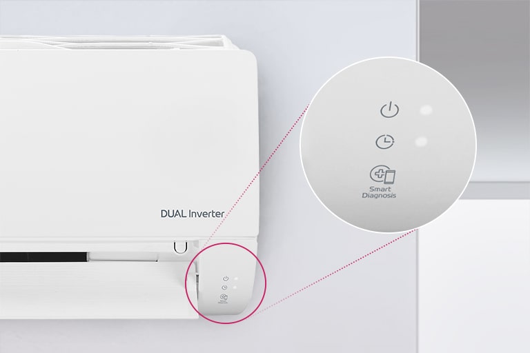 LG klimanın yarısı, açık olduğunu gösterecek şekilde duvara monte edilmiş olarak görülür. Makinenin hava kalitesi ışıklarının etrafında bir daire bulunur. Genişletilmiş dairede ise hava kalitesi panelini gösteren yeşil ışıklar ve hava kalitesi düzeyini gösteren rakamlar görüntülenir. Makinenin üzerinde DUAL Inverter logosu görülebilir.