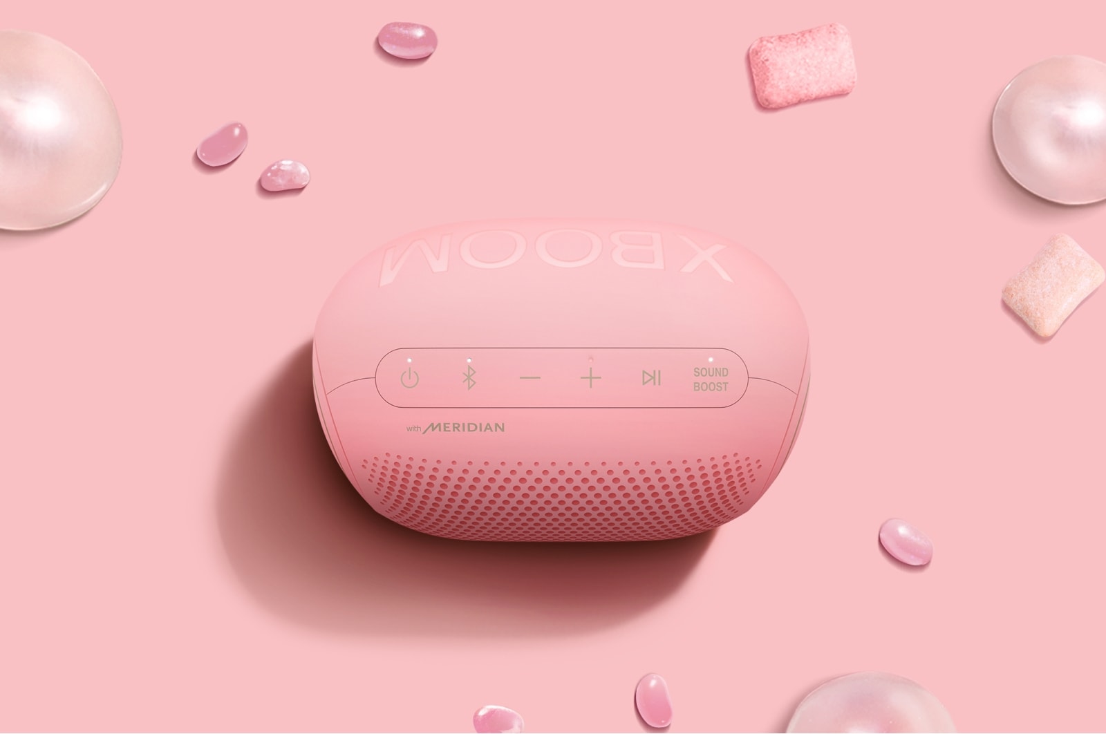 LG XBOOM Go'nun önden görünümü.