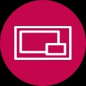 Evinde televizyon karşısında egzersiz yapan kadın alıyor. Kadının karşısında LG Smart Cam yüklü bir TV yer alıyor ve TV ekranındaki kamera aracılığıyla kadına egzersiz eğitimi veren kişi görünüyor.