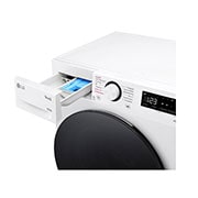 Side view detergent port