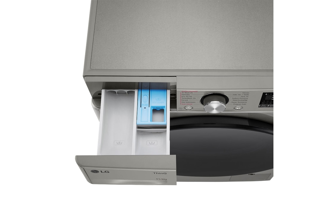 Top detergent port