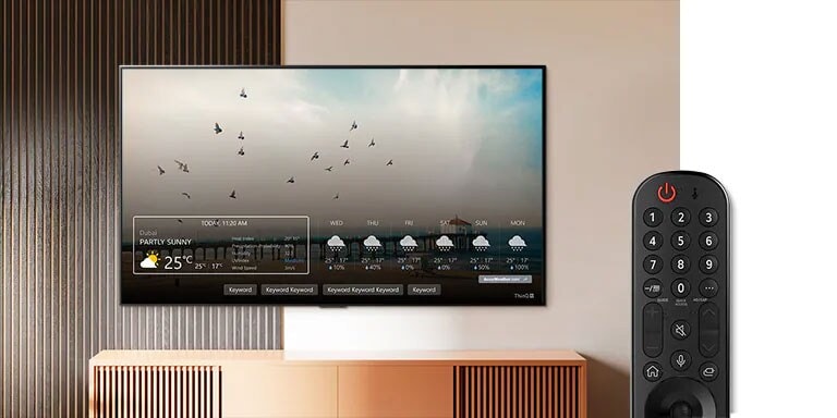 Sesli komut düğmesi etkinleştirilip hava durumunu bulma komutu verildiğinde, TV mevcut hava durumunu sunar. İkinci komut,  hava durumunu sorduğunda, TV hava durumunu gösterir. (videoyu oynatın)