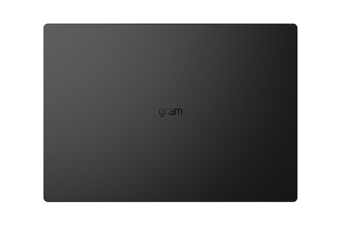 LG gram Pro AI 筆電前視圖,配備 16 吋螢幕。圖片突顯筆電螢幕上顯示的主要規格,包括 Windows 11 Home Copilot+ PC、3K OLED 面板、30 至 120 Hz 可變更新率,以及 32GB RAM 記憶體與 1 TB SSD 儲存空間。