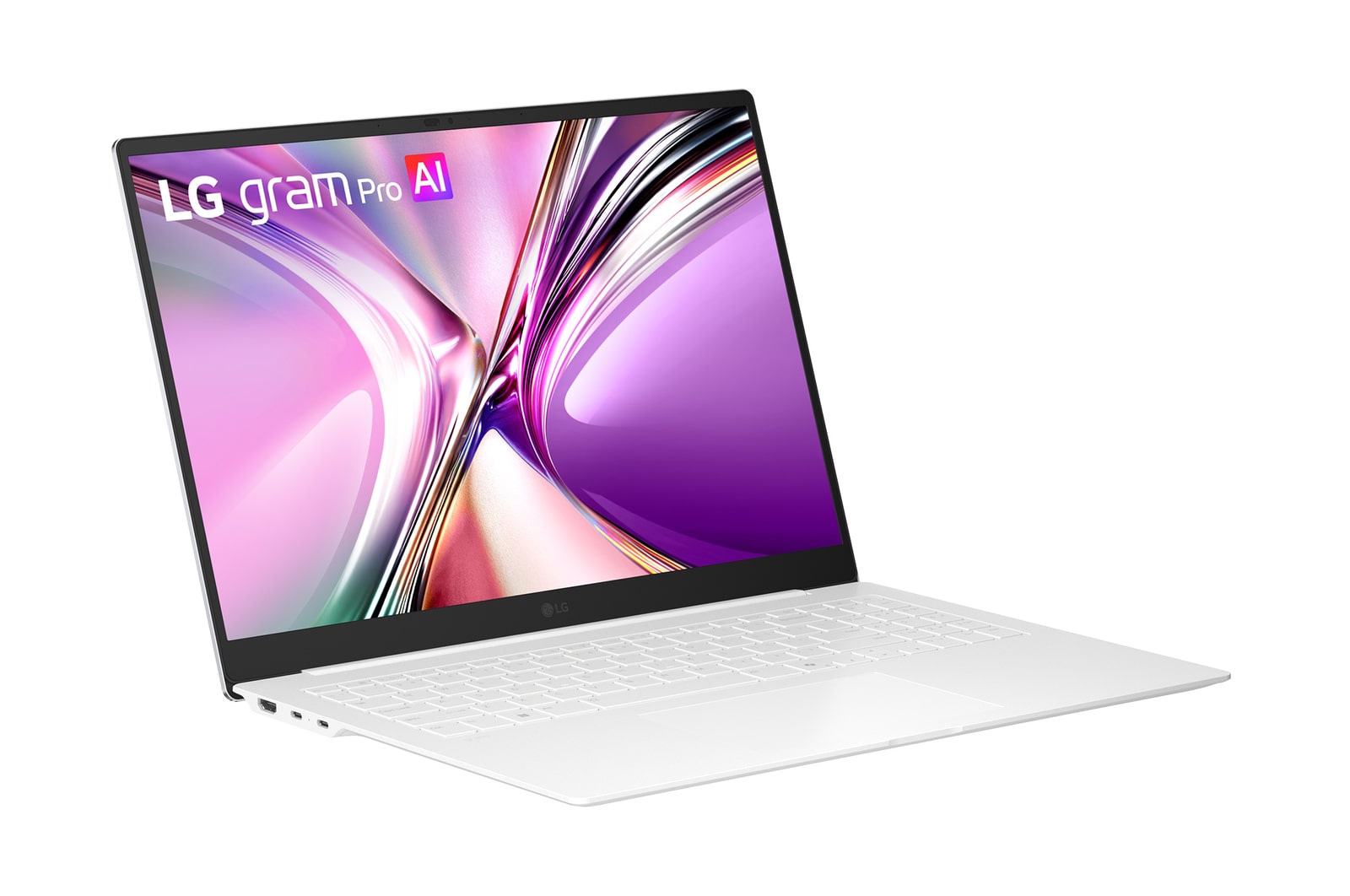 畫面呈現 LG gram Pro 筆電的斜角俯視圖，正在運行專業級影片剪輯軟體。鍵盤下方的雙散熱風扇釋放藍色氣流視覺效果，展示高效能作業時所提供的強勁散熱表現。