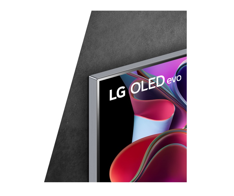 圖片左側顯示使用落地架的 LG OLED Z3 側視圖。右側顯示 LG OLED G3 的畫廊設計。