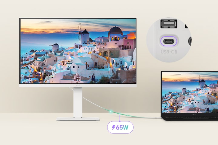 一台筆記型電腦透過 USB-C 連接到 LG Smart Monitor，既在進行充電，也同步顯示相同的畫面。