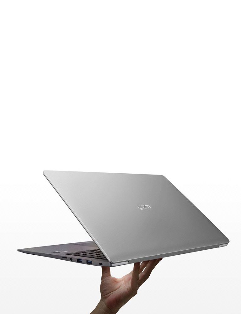 17吋螢幕、1350克