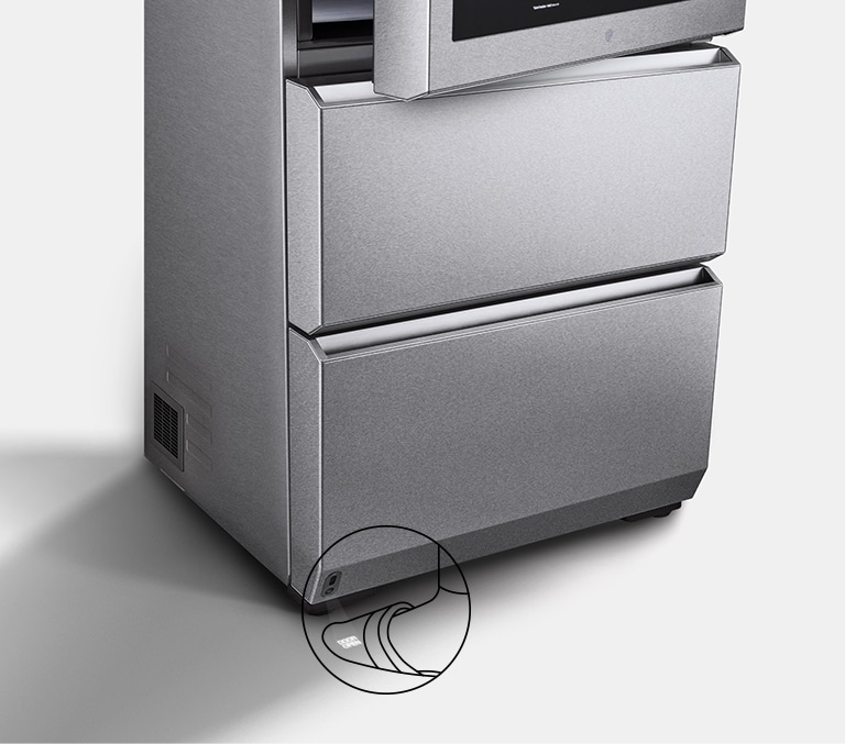 LG SIGNATURE 酒櫃的門會自動開啟。