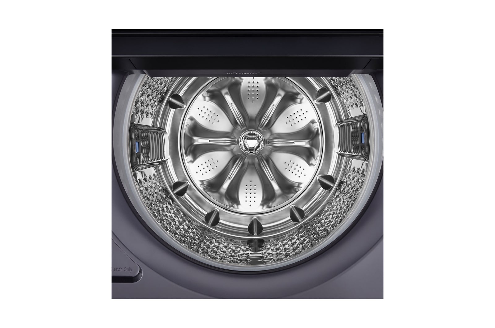 直立式洗衣機的機蓋關閉過程，展現平滑緩慢的關蓋設計。