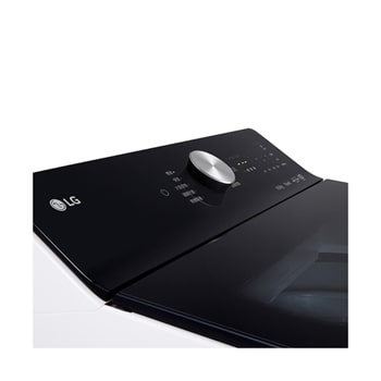 WTTD16HW LG 洗衣機中米色女式襯衫上覆蓋著數位感測動作，象徵 AI Wash 的布料偵測功能。