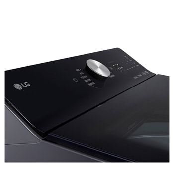 WTTD20HG.WR100VB LG 洗衣機中米色女式襯衫上覆蓋著數位感測動作，象徵 AI Wash 的布料偵測功能。