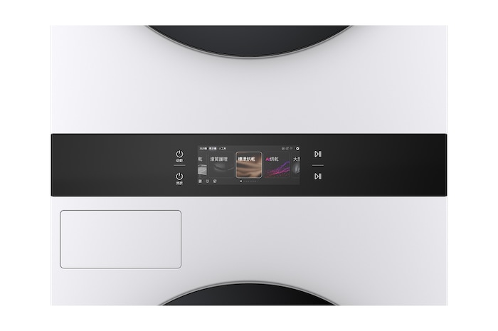 LG WashTower WD-S1818EW 洗衣機滾筒特寫,機門處於開啟狀態。