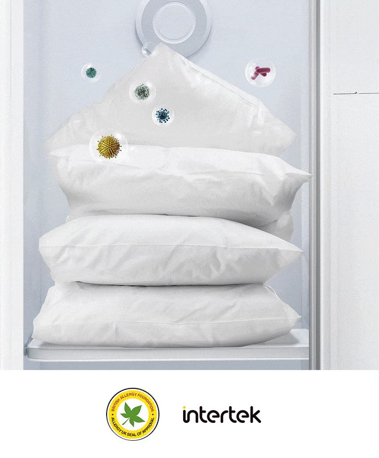 交替顯示在 LG Styler 蒸氣電子衣櫥中殺菌的枕頭和兔子娃娃。