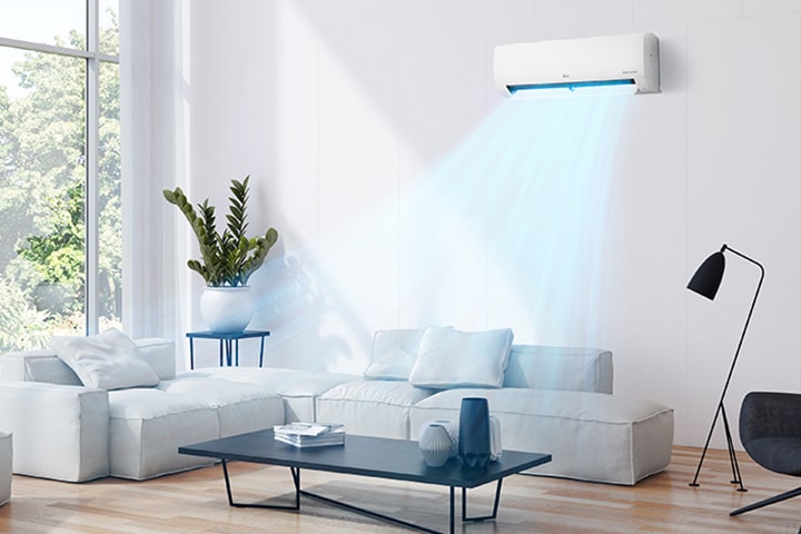The wind of the air conditioner cools the spacious living room	