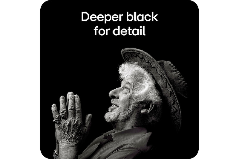 LG Monitor 32U720A delivering deeper black and outstanding contrast to clearly represent fine details in black-and-white imagery.