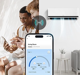 Men cool their homes in advance by turning on the air conditioner with ThinQ™ after going out.	