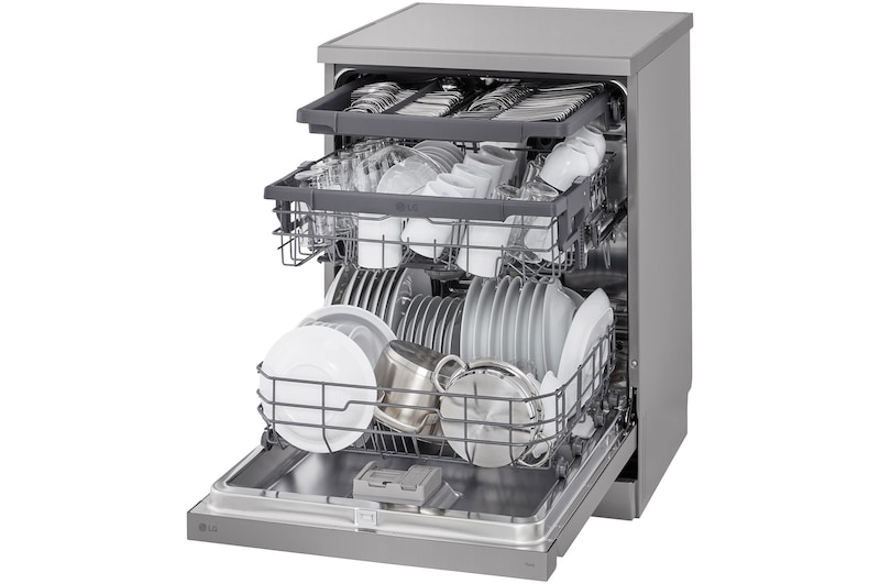 -15 degree side rear view (* The product image would differ from its actual appearance, as it would vary slightly depending on each inch option.)