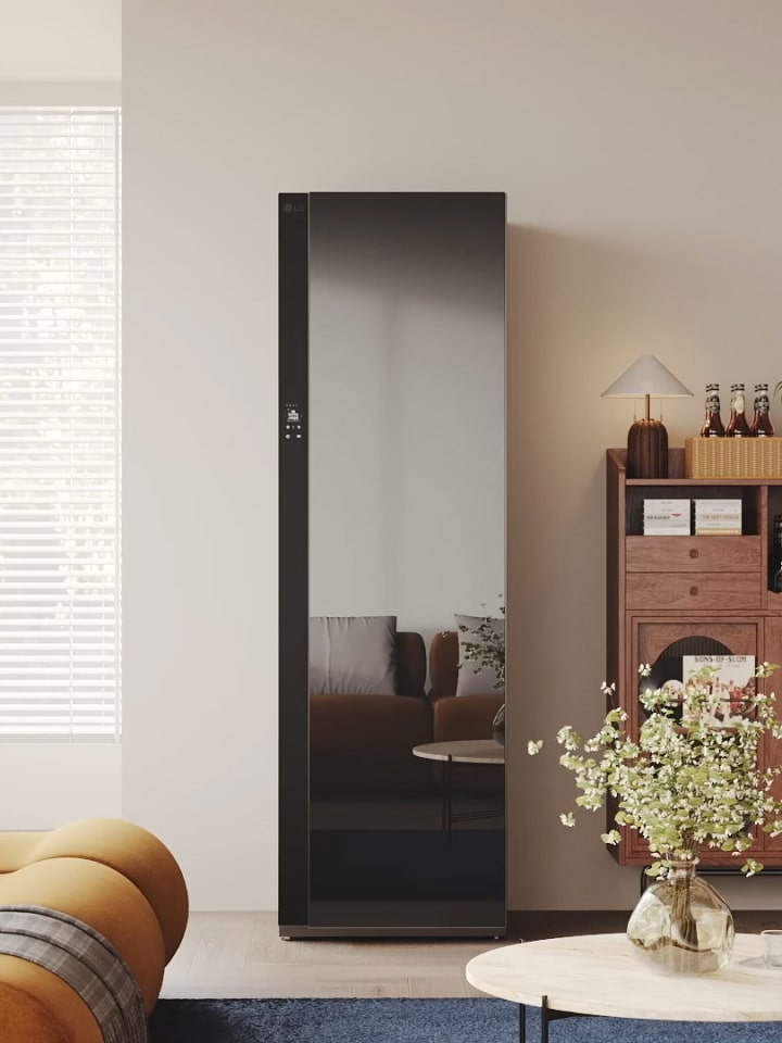 Video showing that LG Styler suits a variety of spaces and circumstances