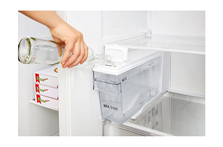 LG Smart Refrigerator with Large Capacity and Non Plumbed Water, GSL761WBXV