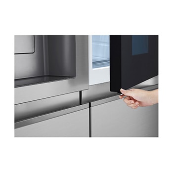 Front view of 628L, InstaView™ American Style Fridge Freezer, Silver - GSXE81PYBE