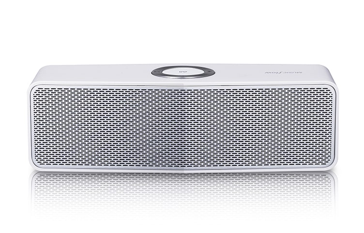 Front view of MUSICflow P7 White SMART HI-FI AUDIO BLUETOOTH SPEAKER NP7550W