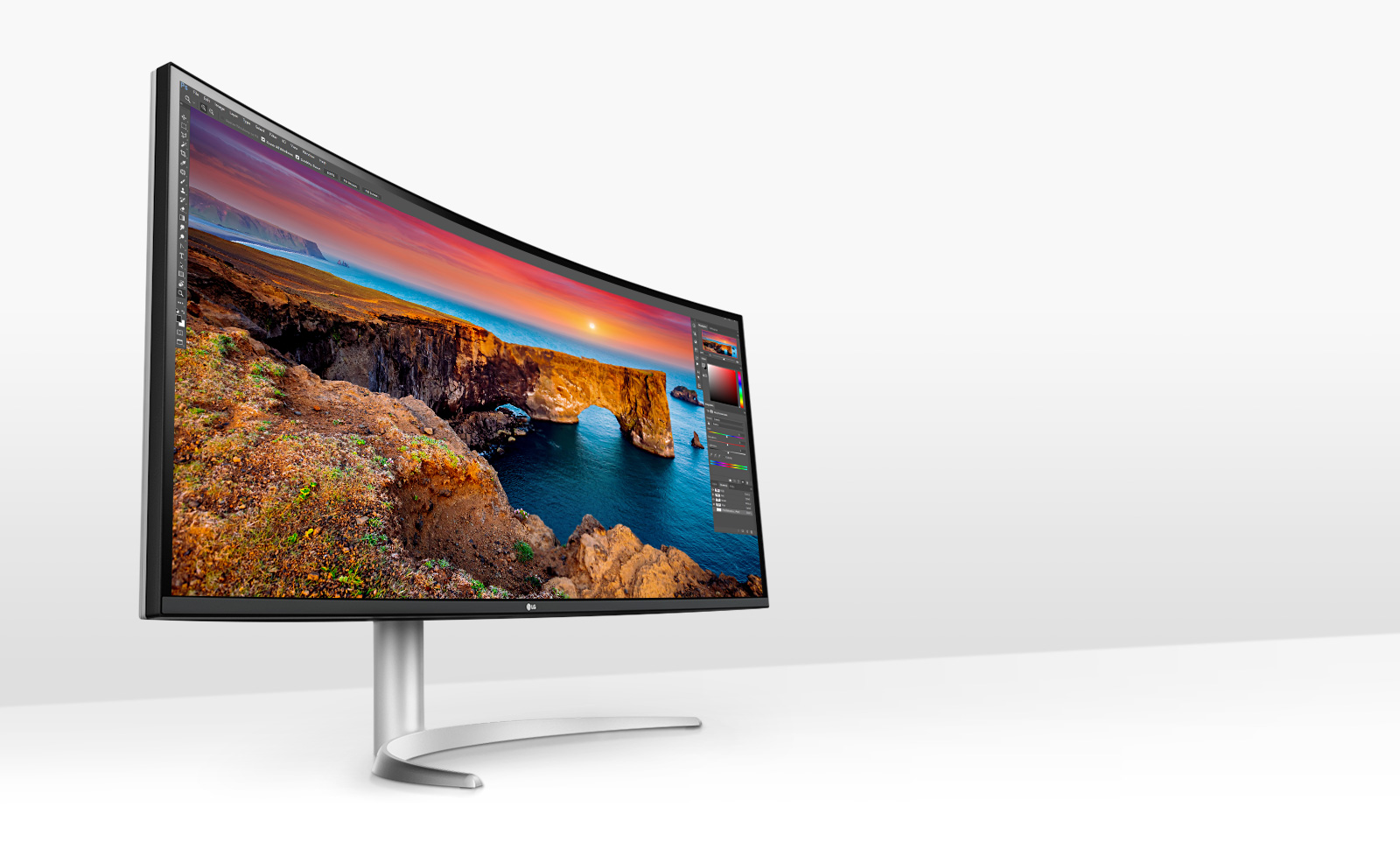 Nano IPS™ Display supports a wide color spectrum with 98% of DCI-P3 color gamut and HDR10.