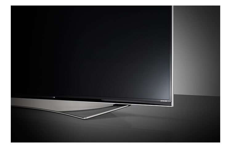 LG 79" LG ULTRA HD 4K TV, 79UF770V