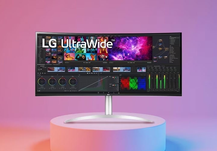 Get the right viewing angle with a 39.7” Curved UltraWide™ 5K2K Nano IPS Display