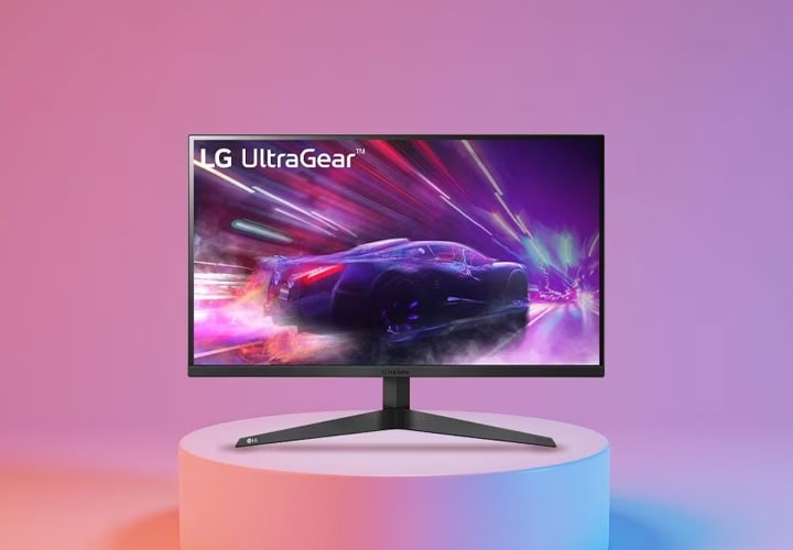 A 39.7” Curved Monitor LG UltraWide™ 5K2K Nano IPS Display provides a curved viewing angle