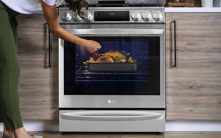 All of the state-of-the-art products on display at the LG exhibition at CES 2021 not only combine innovative technology with a stylish design but also make daily life that little bit easier. Check out LG at CES 2021 here.
