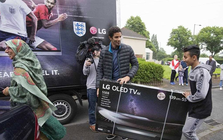 LG and David James takes football home to Wembley...Grove