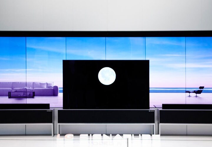 The LG SIGNATURE OLED TV R can disappear completely, or roll up to show a large and beautiful picture | More at LG MAGAZINE