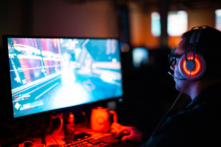 Design your perfect gaming setup by prioritising comfort and ergonomics, ensuring an immersive and enjoyable experience.