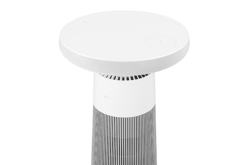 Góc nhìn từ trên xuống của LG PuriCare™ Aerospeaker làm nổi bật bề mặt trên nhẵn mịn