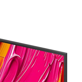 Before and after comparison of how LG 4K Super Upscaling improves image quality. Two panels showing the same image of a colorful bird sitting on a branch in a forest, panel on the right is faded out. The title talks about how 4K Super Upscaling enhances resolution, brightness and clarity. 