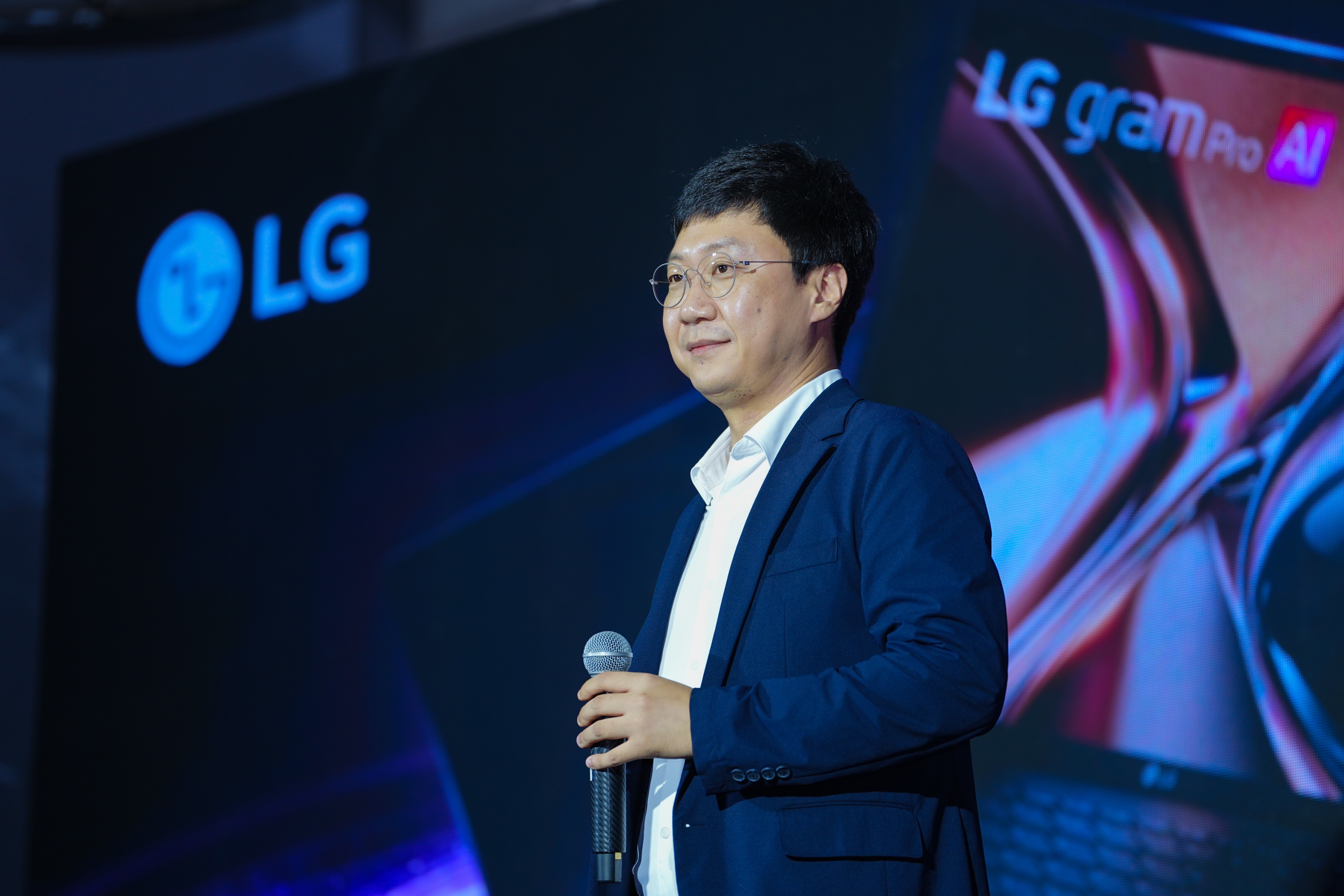 Ông Lee Woo Ho, Giám đốc Ngành hàng Giải pháp Điện tử Giải trí và Tin học, LG Electronics Việt Nam phát biểu tại sự kiện