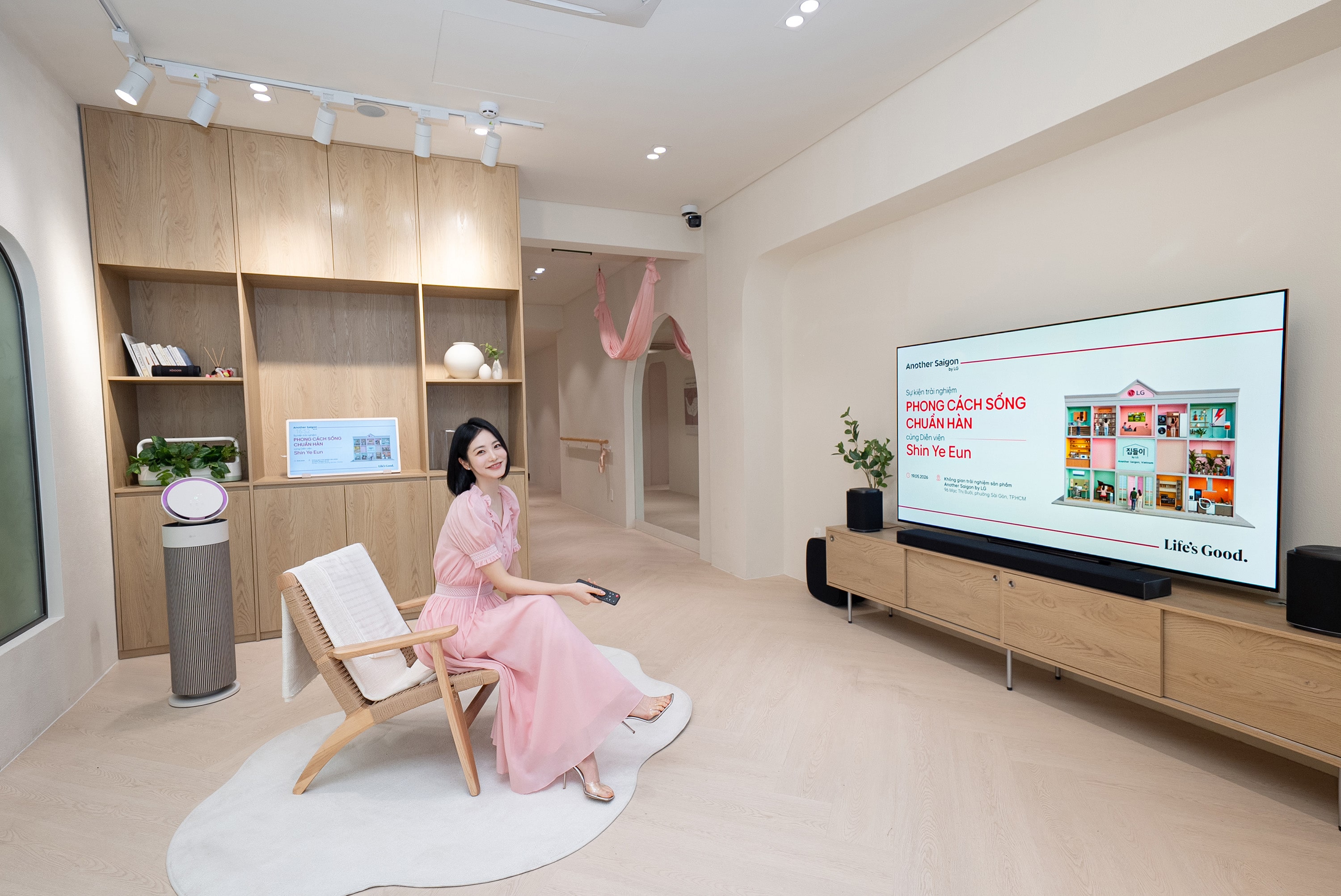 Không gian sống chữa lành và đậm dấu ấn cá nhân của Shin Ye Eun được định hình hoàn hảo với các giải pháp công nghệ từ LG