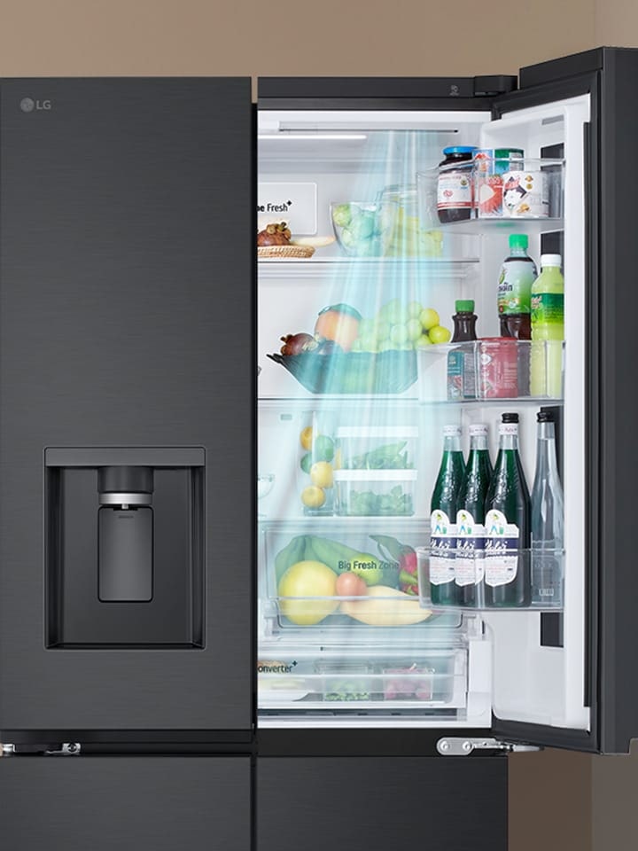 Công nghệ door cooling của tủ lạnh lg giúp duy trì nhiệt độ làm lạnh thực phẩm và đồ uống ổn định.	