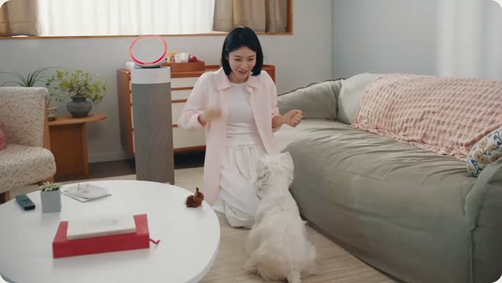 Shin Yeeun thư thái nghỉ ngơi giữa không gian công nghệ LG