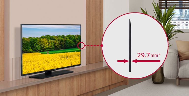 Người đàn ông và người phụ nữ đang chơi trò chơi và màn hình TV thể hiện chân thực cảnh trò chơi.