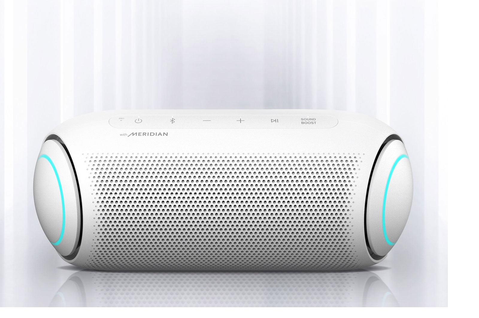 Mặt trước của LG XBOOM Go có đèn tím.
