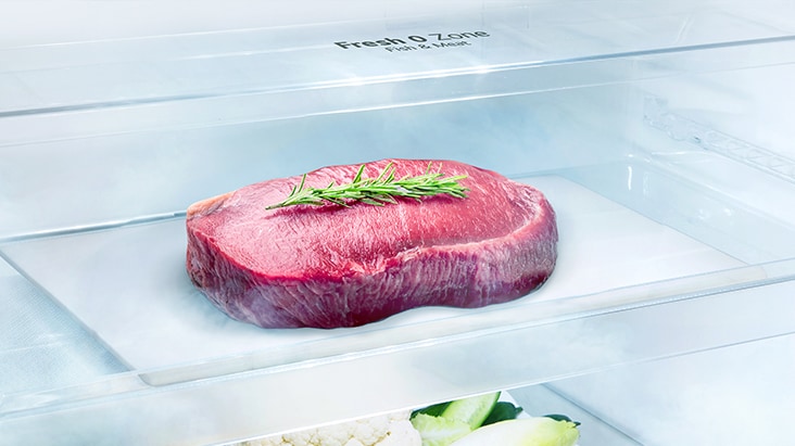 Ngăn kéo của tủ lạnh ngăn đá trên LG được thiết kế để bảo quản thực phẩm tốt hơn mà không cần phải đông đá hay rã đông.	