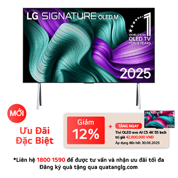 Hình ảnh mặt trước của LG OLED M5 Signature TV. Biểu tượng OLED số 1 thế giới trong 12 năm và logo LG Signature OLED M hiện trên màn hình. Hộp kết nối không dây ở góc có tiêu đề, Hộp kết nối không dây có khả năng truyền video và âm thanh không dây 4K 120Hz